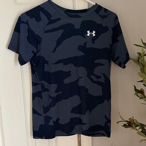 Under Armour boy’s  Navy Camo Tee